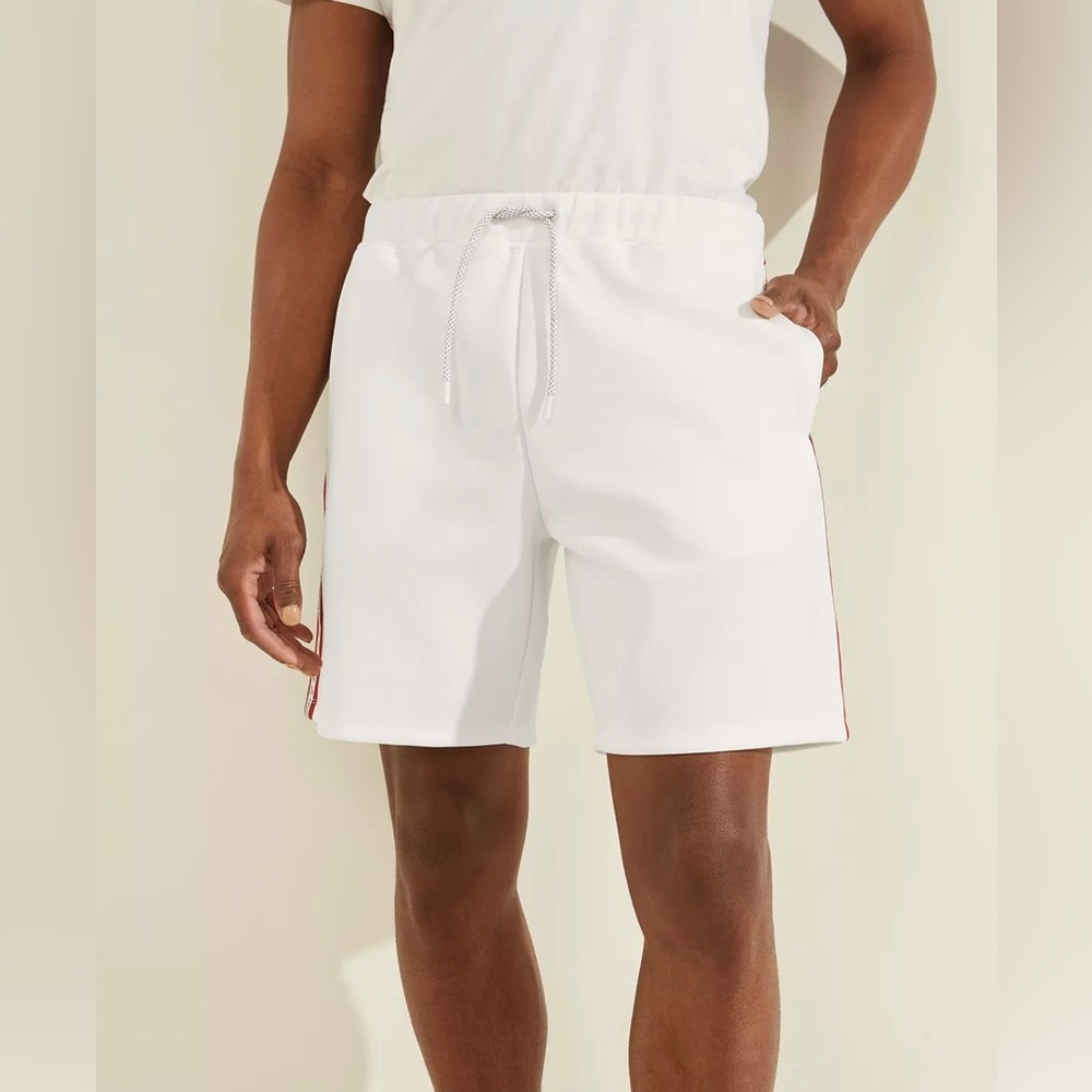 GUESS MEN’S SHORTS